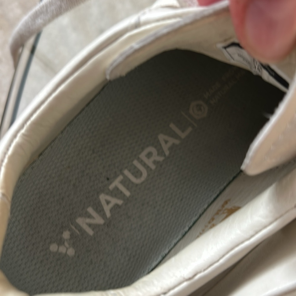 VIVO barefoot wide toe box. Leather, off white. Size 38 (European). Worn 3 times - Picture 3 of 4